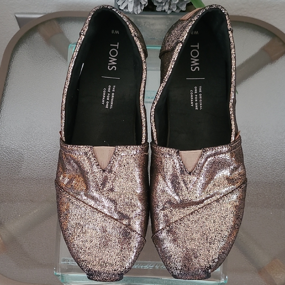 TOMS Women's Shimmering Gold/ Bronze Flats Size 8W